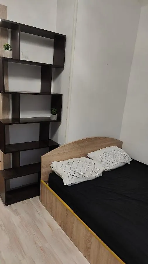 Metro Akademgorodok: Smart Apartment near European University Kyiv